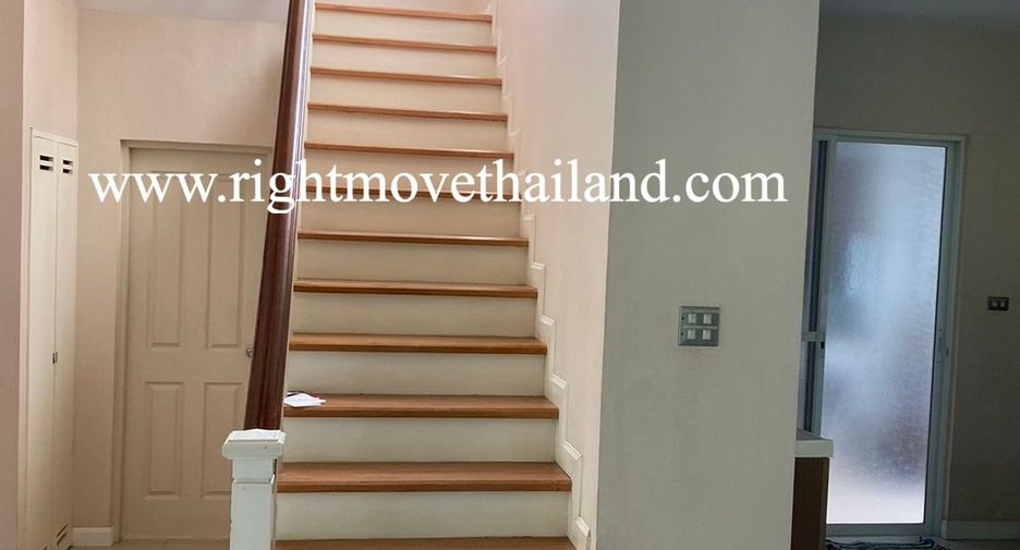 For rent 3 bedrooms house in Phasi Charoen, Bangkok