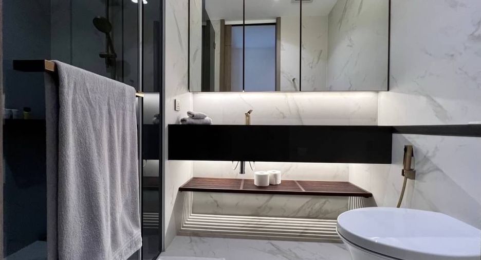 Condo en alquiler de 2 habitaciones en Khlong Toei, Bangkok