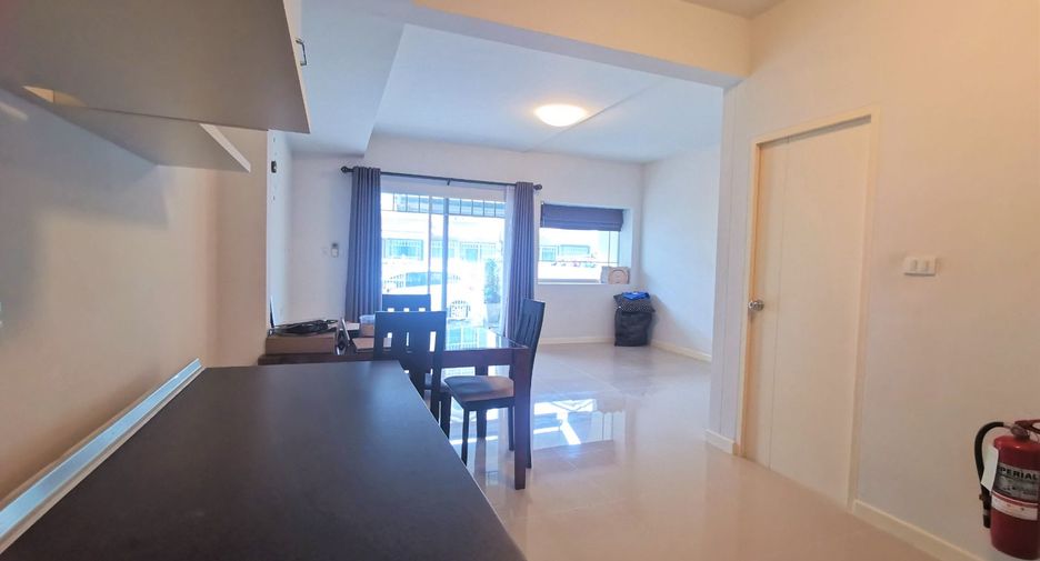 For sale 2 bedrooms townhouse in Lam Luk Ka, Pathum Thani