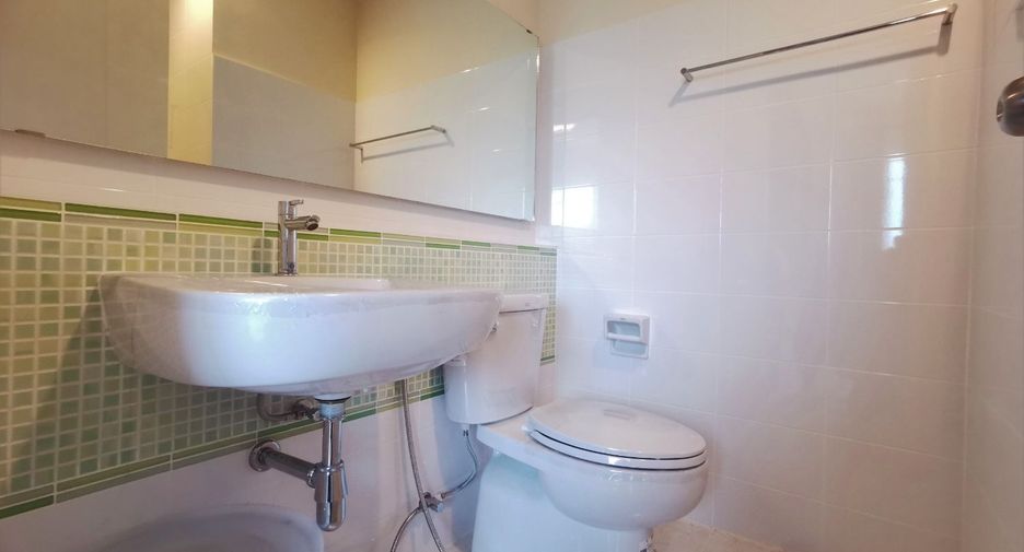 For sale 2 bedrooms townhouse in Lam Luk Ka, Pathum Thani