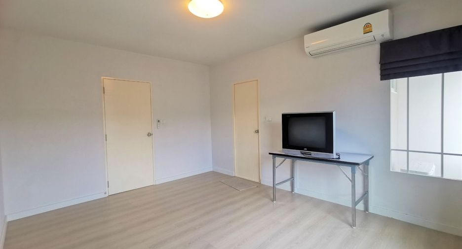 For sale 2 bedrooms townhouse in Lam Luk Ka, Pathum Thani