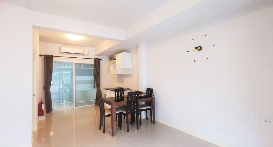 For sale 2 bedrooms townhouse in Lam Luk Ka, Pathum Thani