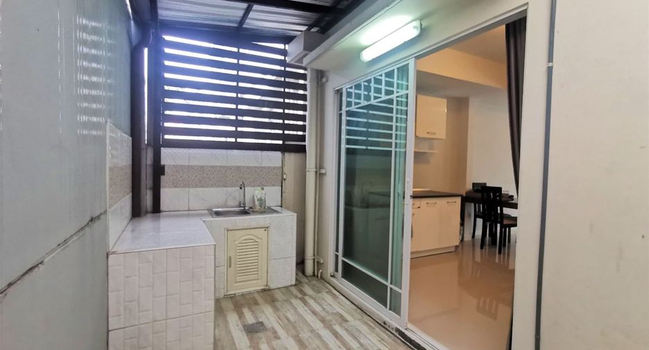 For sale 2 bedrooms townhouse in Lam Luk Ka, Pathum Thani