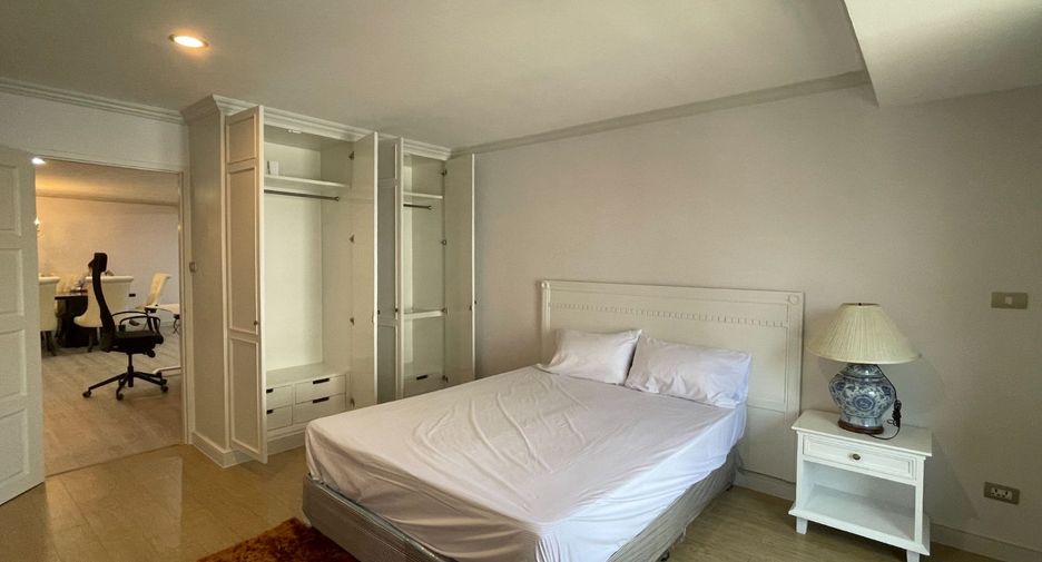 For rent 3 bedrooms apartment in Phaya Thai, Bangkok