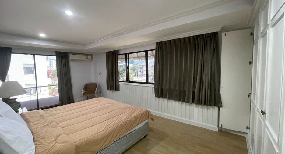 For rent 3 bedrooms apartment in Phaya Thai, Bangkok