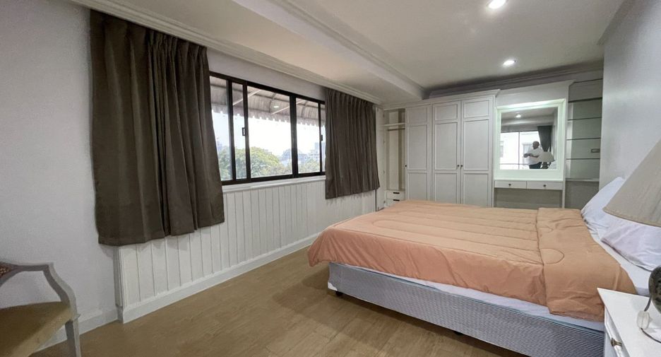 For rent 3 bedrooms apartment in Phaya Thai, Bangkok