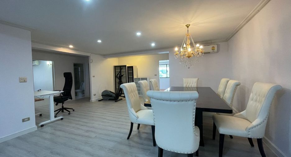 For rent 3 bedrooms apartment in Phaya Thai, Bangkok