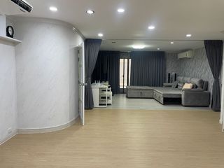 Apartamento en alquiler de 3 habitaciones en Phaya Thai, Bangkok