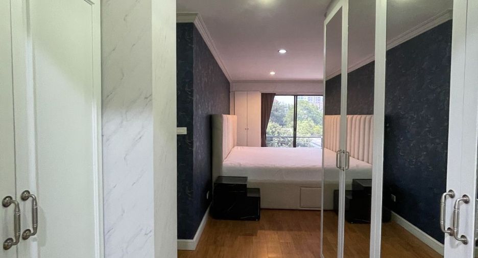 For rent 3 bedrooms apartment in Phaya Thai, Bangkok