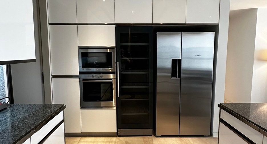 For rent 3 bedrooms condo in Sathon, Bangkok