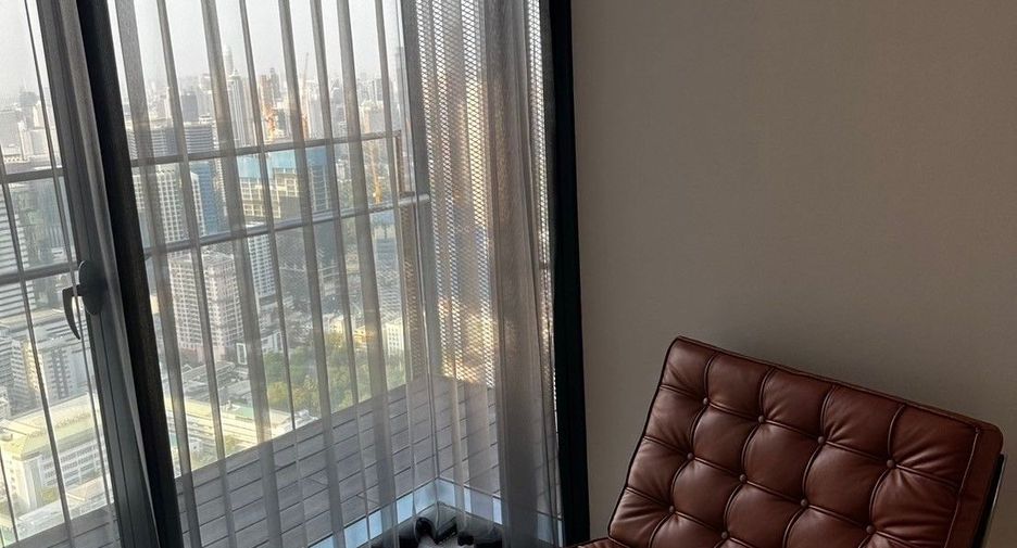 For rent 3 bedrooms condo in Sathon, Bangkok
