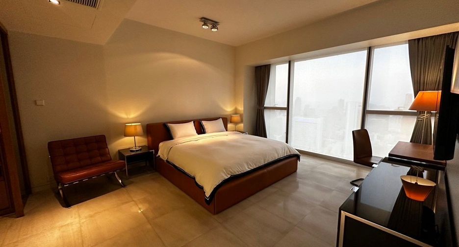 For rent 3 bedrooms condo in Sathon, Bangkok