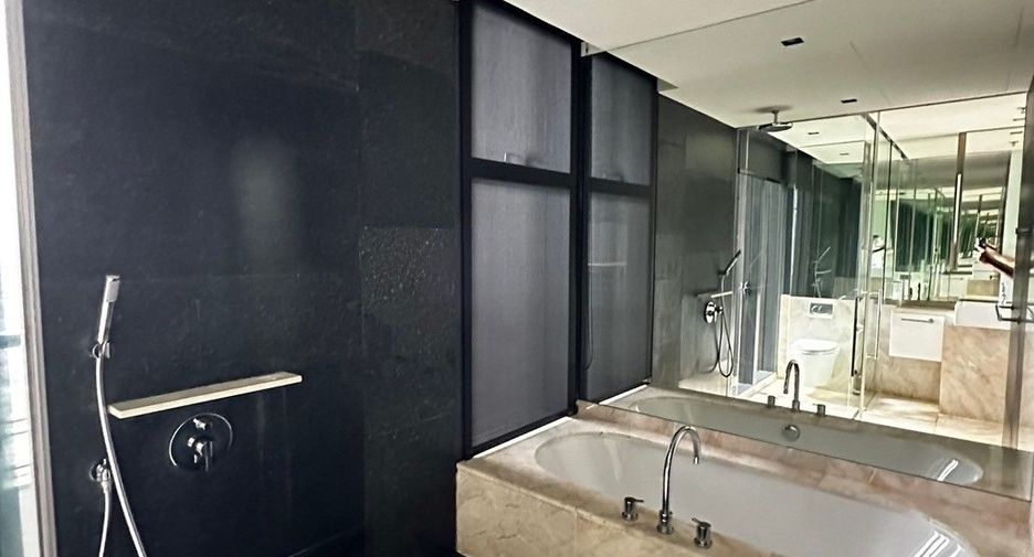 For rent 3 bedrooms condo in Sathon, Bangkok