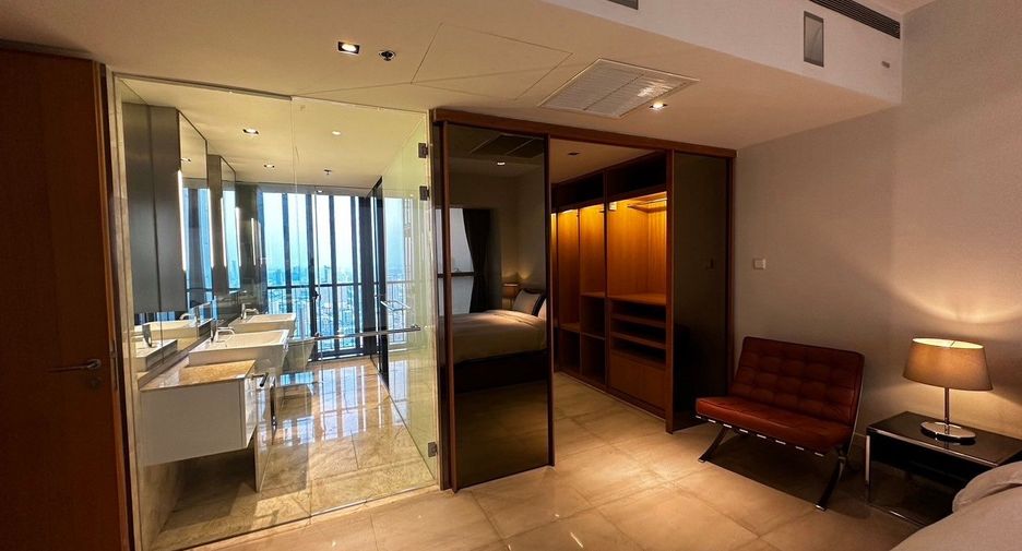 For rent 3 bedrooms condo in Sathon, Bangkok