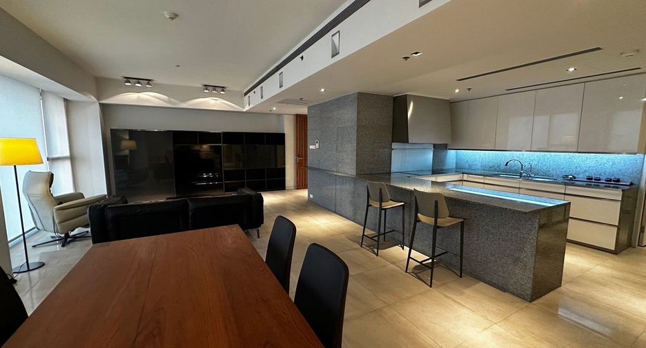 For rent 3 bedrooms condo in Sathon, Bangkok