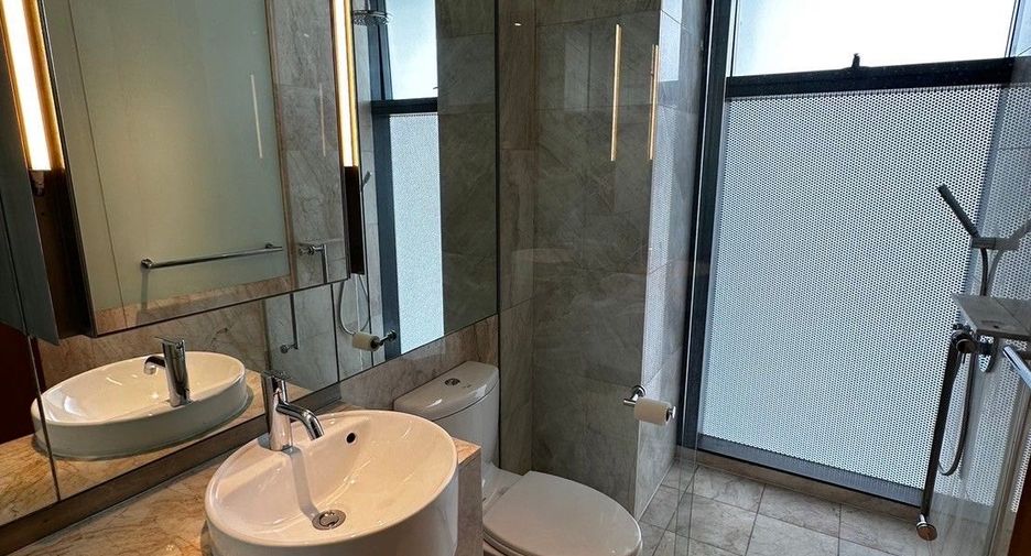 For rent 3 bedrooms condo in Sathon, Bangkok