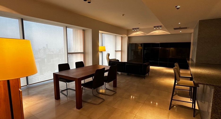 For rent 3 bedrooms condo in Sathon, Bangkok