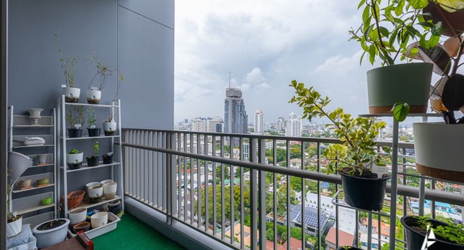 For sale 2 bedrooms condo in Watthana, Bangkok