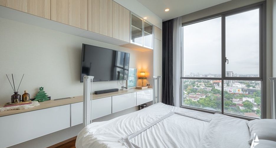 For sale 2 bedrooms condo in Watthana, Bangkok