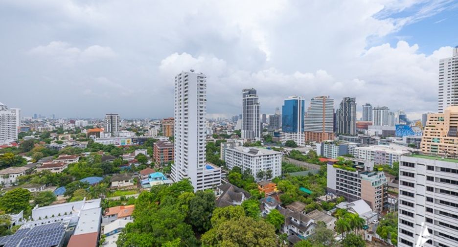 For sale 2 bedrooms condo in Watthana, Bangkok