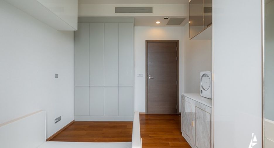 For sale 2 bedrooms condo in Watthana, Bangkok
