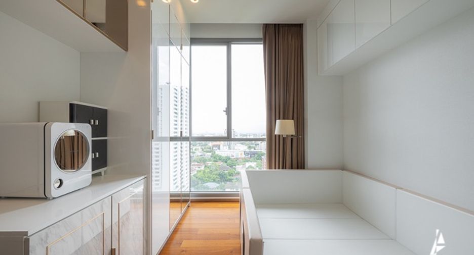 For sale 2 bedrooms condo in Watthana, Bangkok