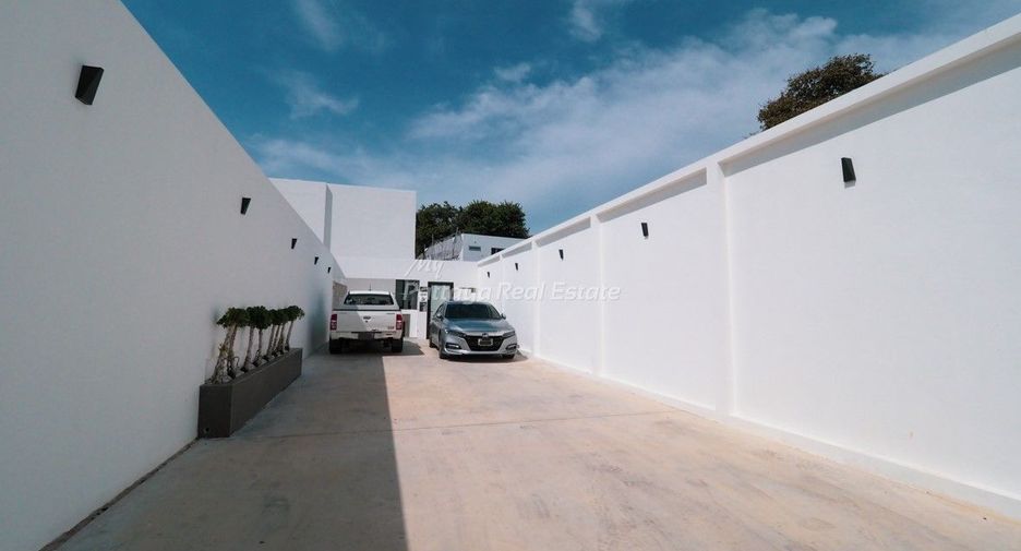 For sale 4 bedrooms villa in Bang Lamung, Chonburi