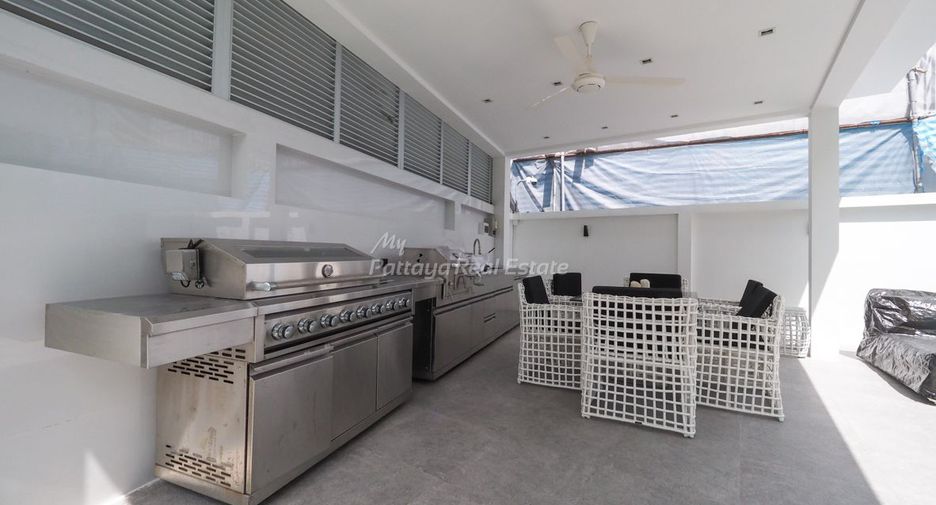 For sale 4 bedrooms villa in Bang Lamung, Chonburi