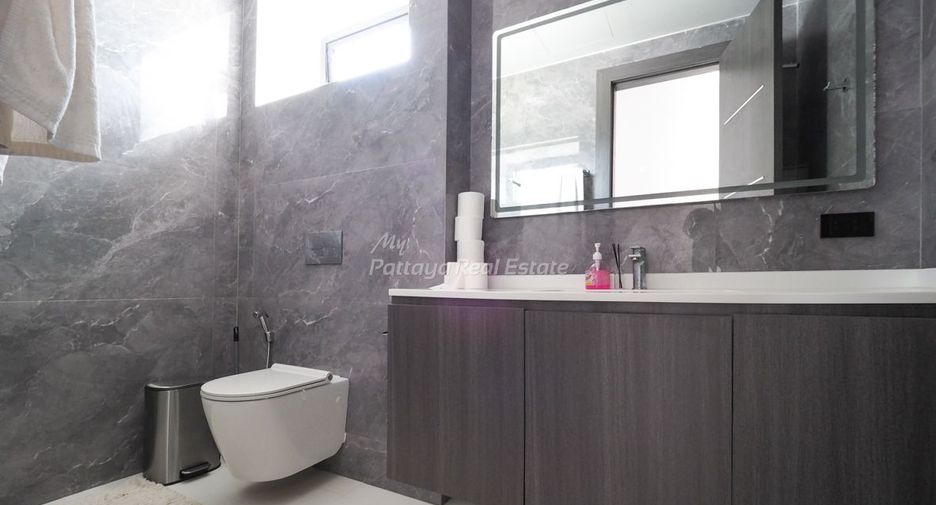 For sale 4 bedrooms villa in Bang Lamung, Chonburi