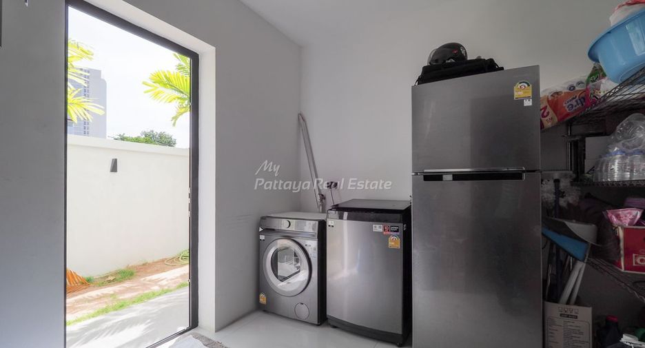 For sale 4 bedrooms villa in Bang Lamung, Chonburi