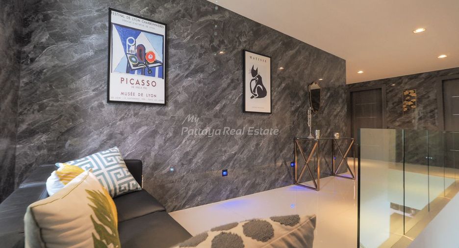For sale 4 bedrooms villa in Bang Lamung, Chonburi
