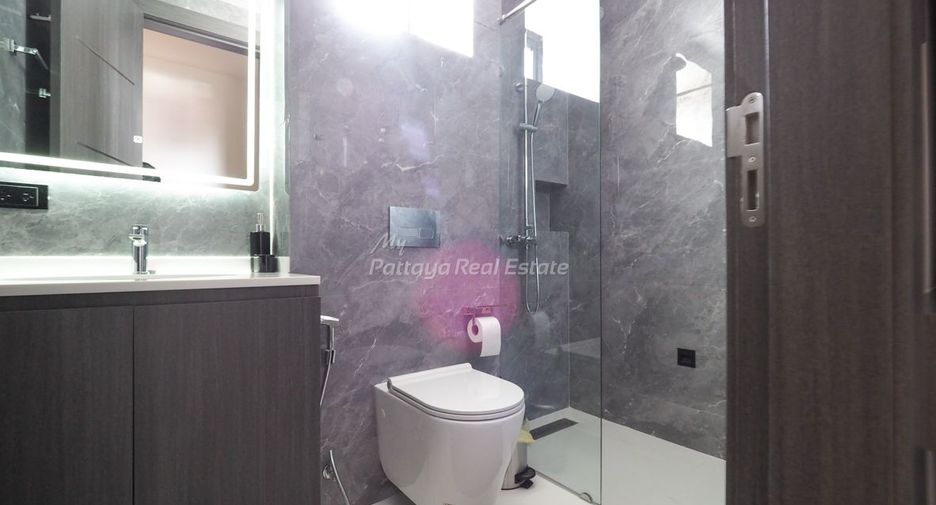 For sale 4 bedrooms villa in Bang Lamung, Chonburi