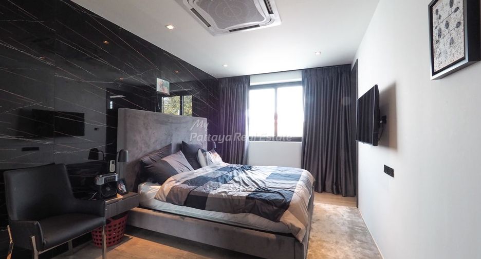 For sale 4 bedrooms villa in Bang Lamung, Chonburi