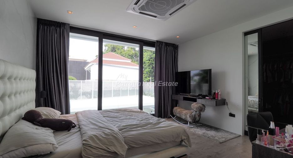 For sale 4 bedrooms villa in Bang Lamung, Chonburi
