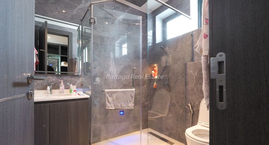 For sale 4 bedrooms villa in Bang Lamung, Chonburi