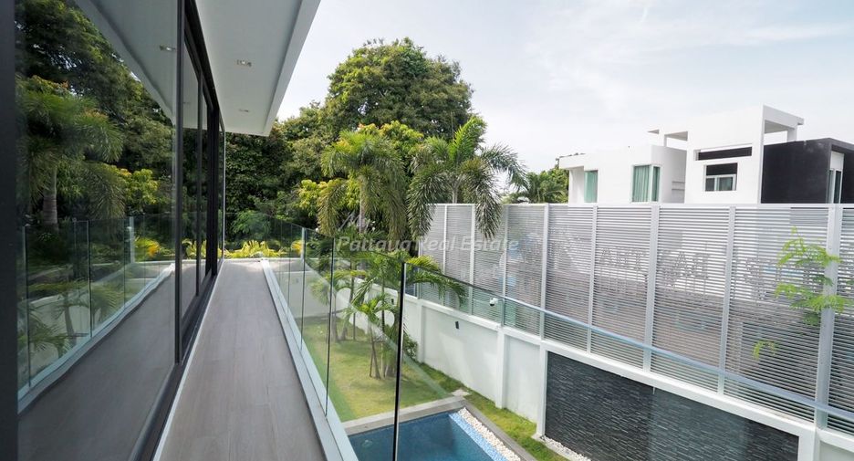 For sale 4 bedrooms villa in Bang Lamung, Chonburi