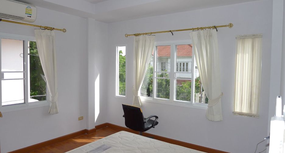 For rent and for sale 4 bedrooms house in Bang Bua Thong, Nonthaburi