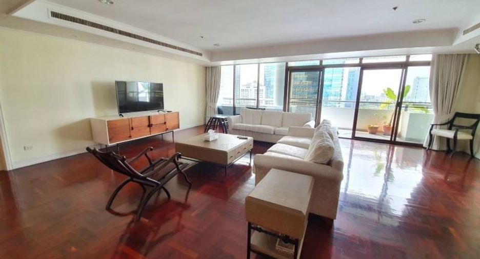 For sale 3 bed condo in Watthana, Bangkok