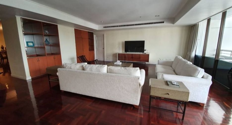 For sale 3 bed condo in Watthana, Bangkok