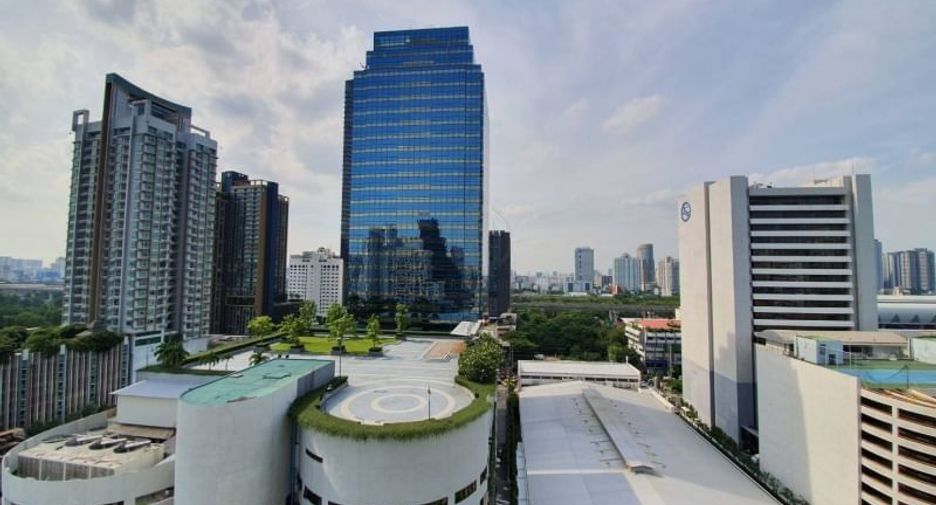 For sale 3 bed condo in Watthana, Bangkok