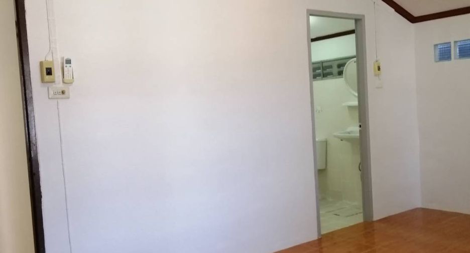 For rent 2 bedrooms house in Saphan Sung, Bangkok