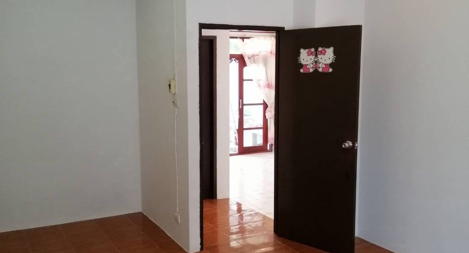 For rent 2 bedrooms house in Saphan Sung, Bangkok