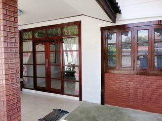 For rent 2 bedrooms house in Saphan Sung, Bangkok
