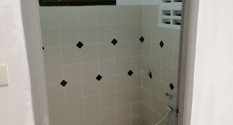 For rent 2 bedrooms house in Saphan Sung, Bangkok