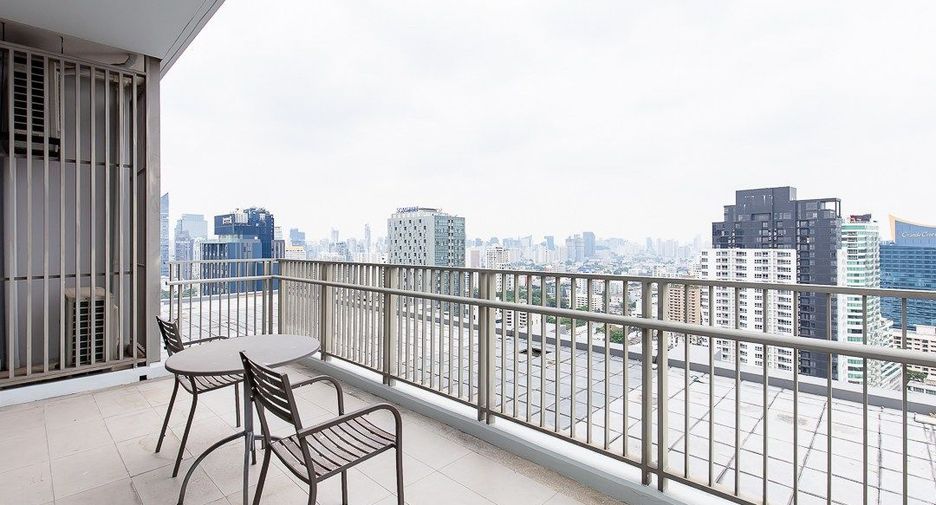 For rent 3 bedrooms condo in Watthana, Bangkok