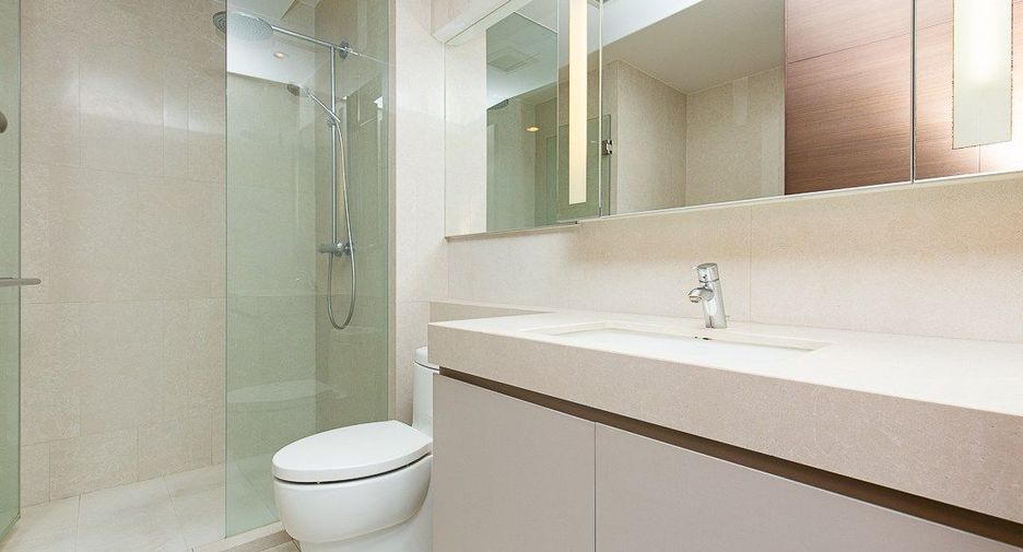 For rent 3 bedrooms condo in Watthana, Bangkok