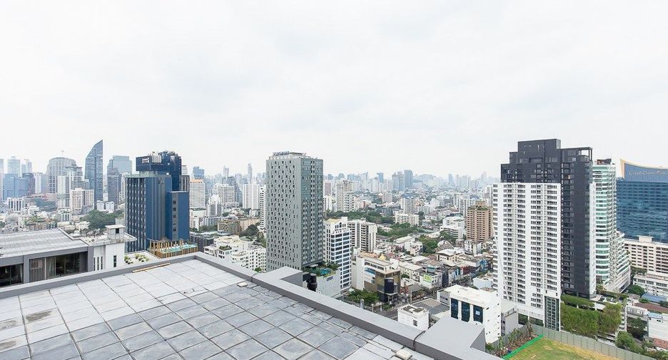 For rent 3 bedrooms condo in Watthana, Bangkok