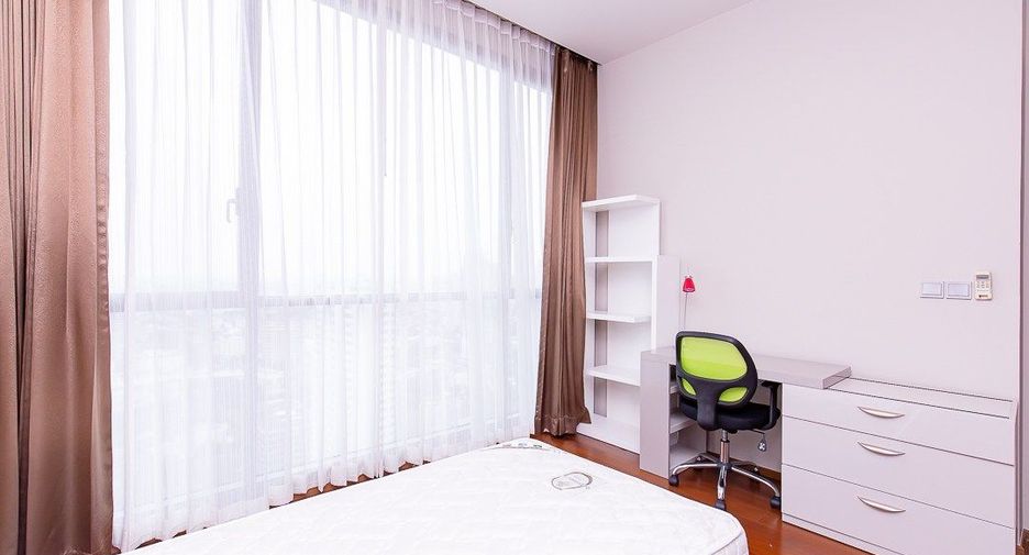 For rent 3 bedrooms condo in Watthana, Bangkok