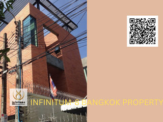 For sale 4 Beds house in Phaya Thai, Bangkok
