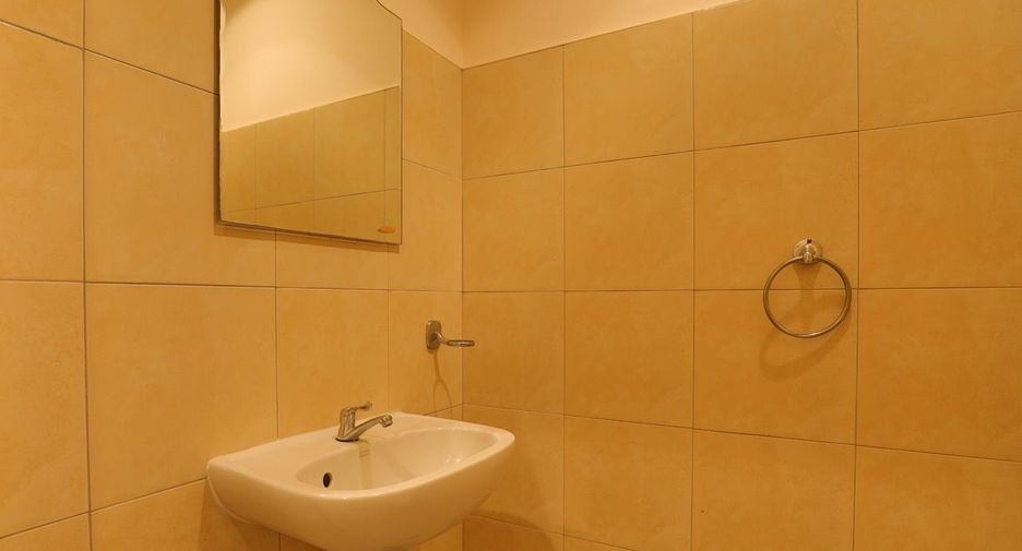 Hotel en venta de 72 habitaciones en Bang Lamung, Chonburi
